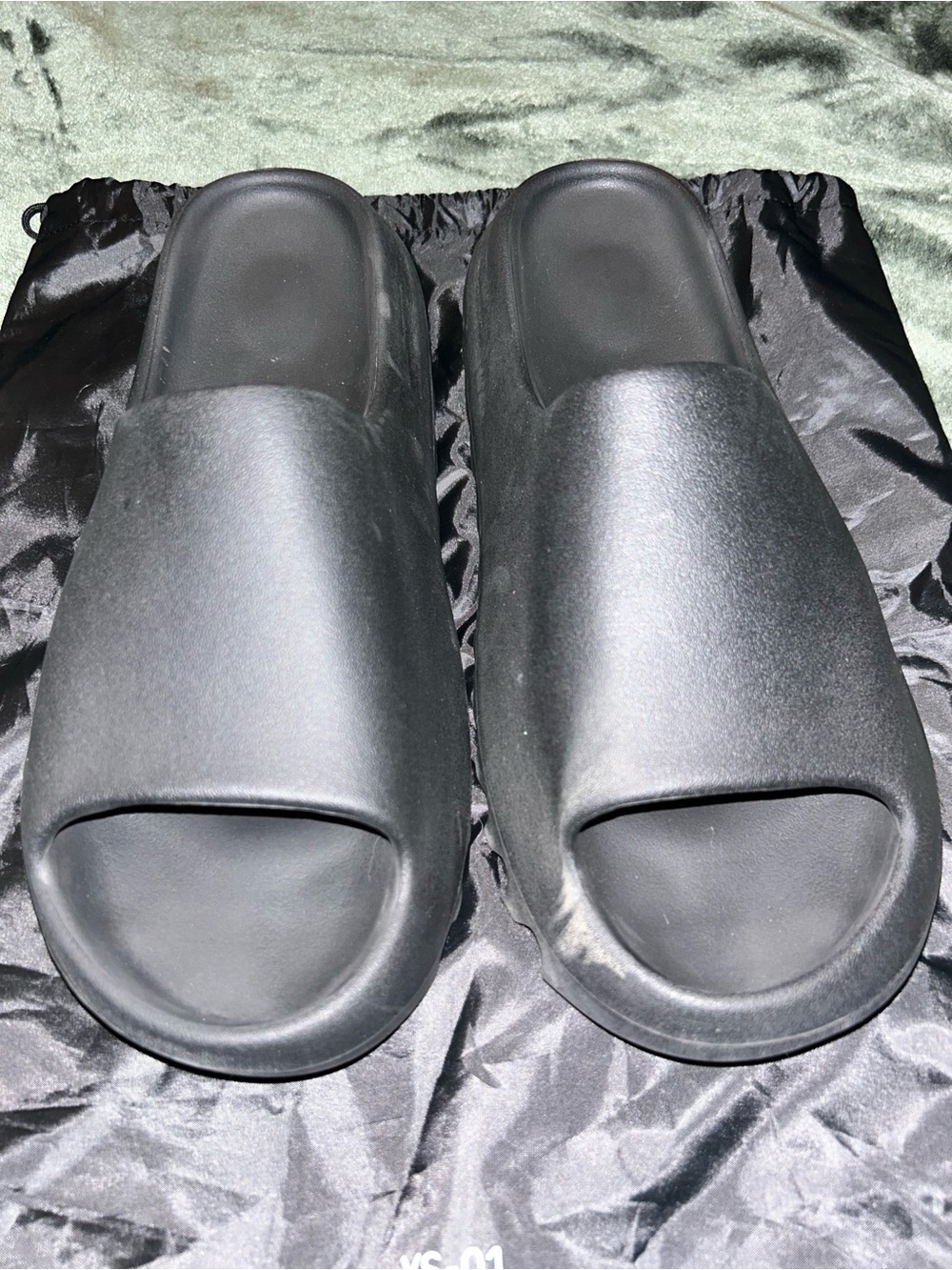 Yeezy YS-01 Slides in Black Onyx with Dust Bag -used condition- - Picture 6 of 14